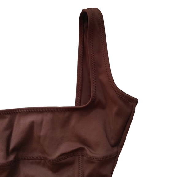 SKIMS Sculpting Swim Tank One Piece Bathingsuit - Small flaw - Picture 13 of 15